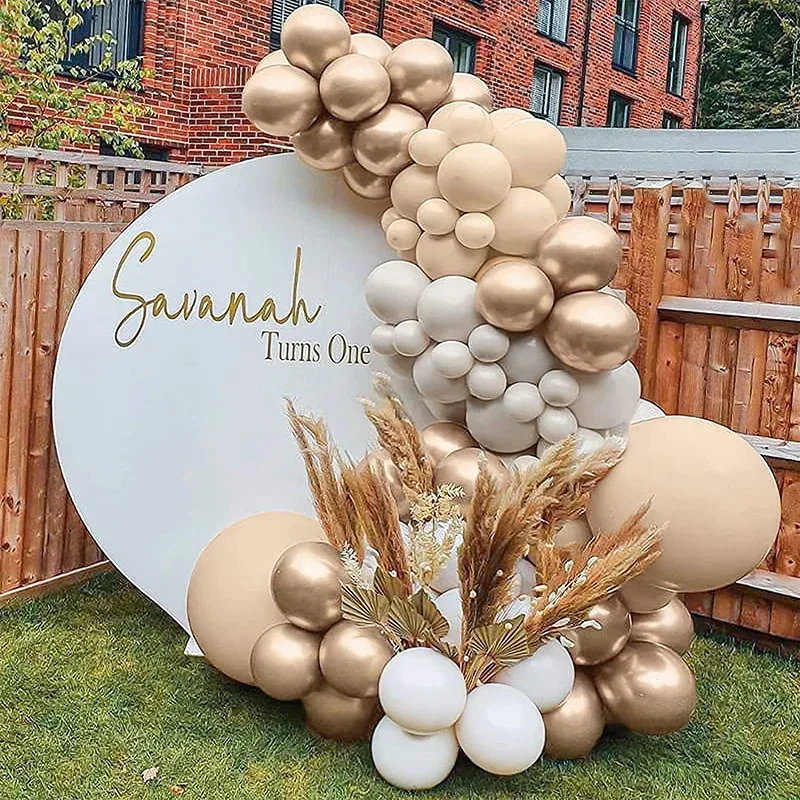 Dillen kommer, og gigantiske bryllupsballonbuer er blevet den nye favorit!